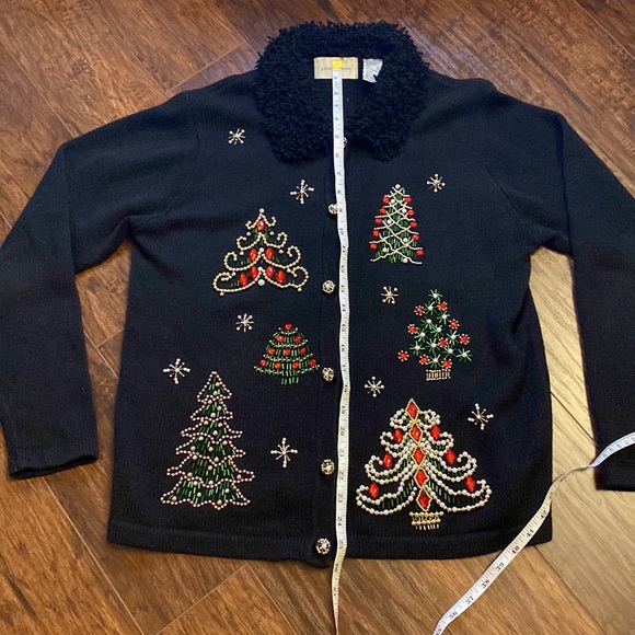 Lemon Grass Jeweled Holiday Sweater - Picture 5 of 8